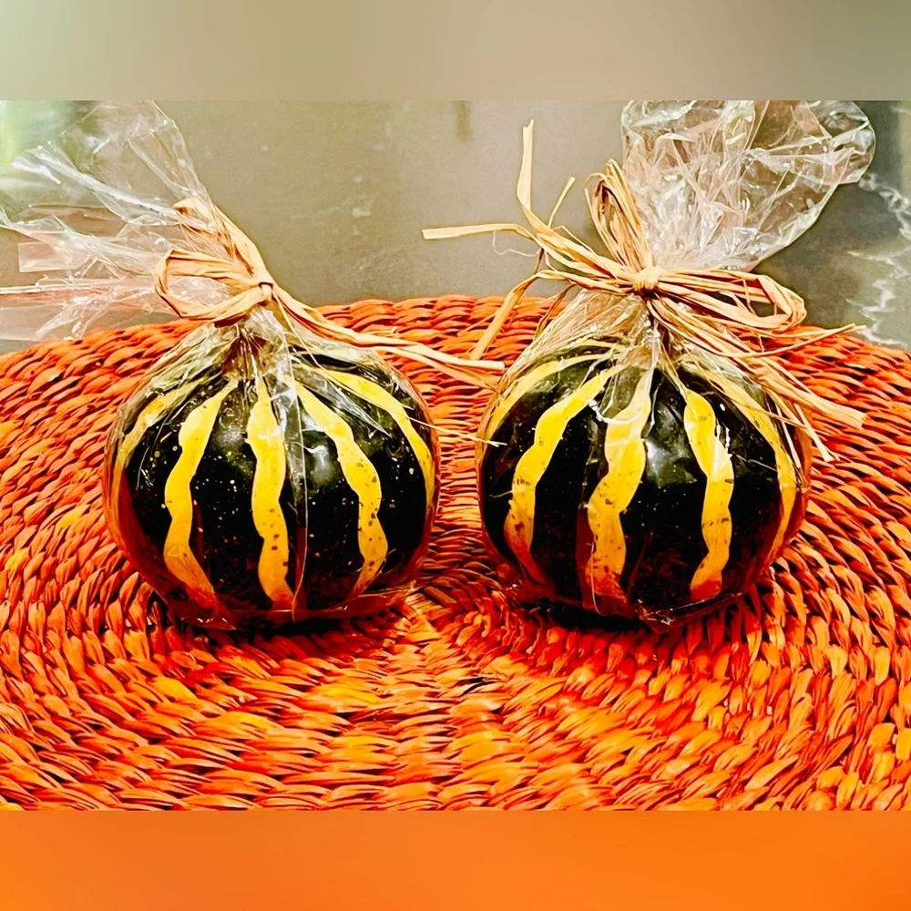 Crate&Barrel 2 1/2” X 3” set of Gourd Candles autumn NewGift wrapped raffia bow